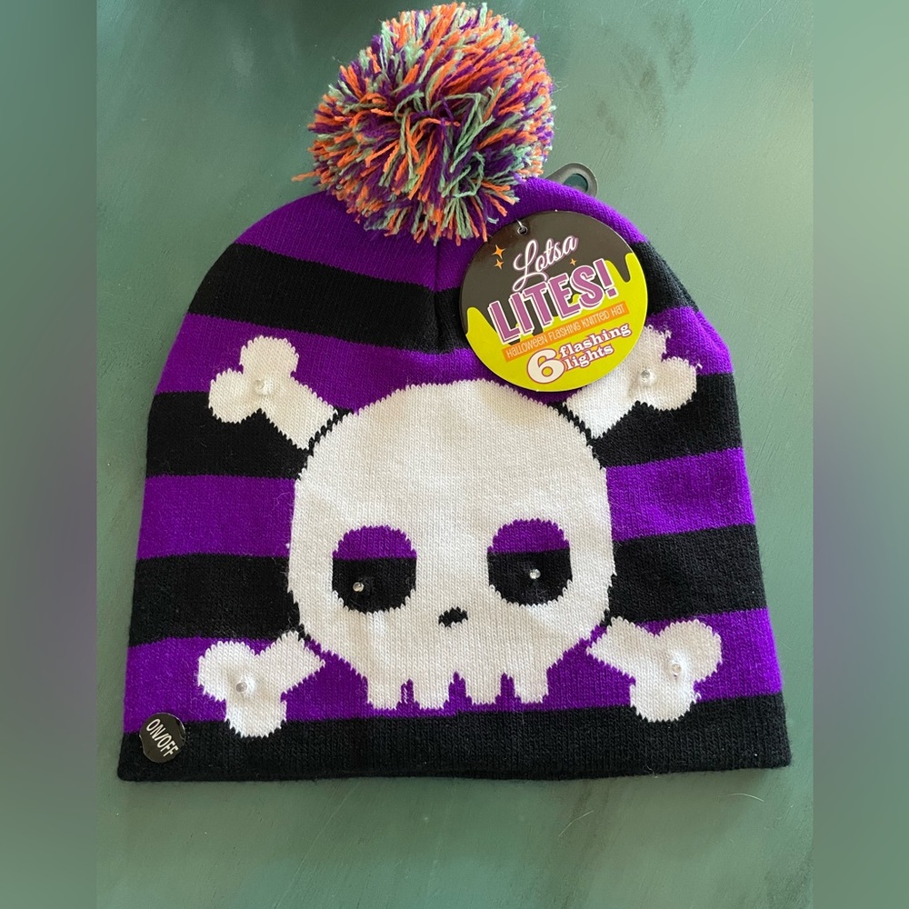 Lotsa Lites Halloween Flashing Knitted Hat 6 Flashing lights!